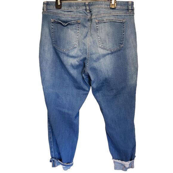 SOHO Distressed Curvy Boyfriend Stretch Cropped Jeans Size 16 Women - Picture 4 of 8